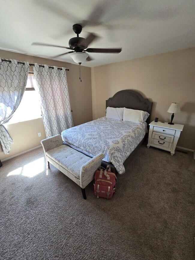 Building Photo - Spacious 5B/3B with Finished Basement Now Available!