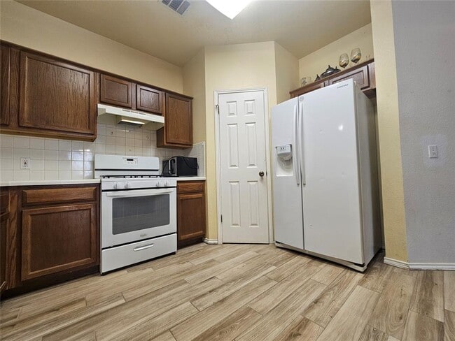 Building Photo - 8506 Hillrock Dr