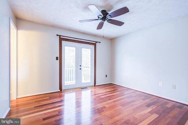 Building Photo - 351 Skyview Dr
