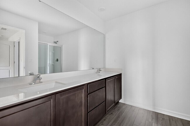 Building Photo - 1564 Wynford Cir