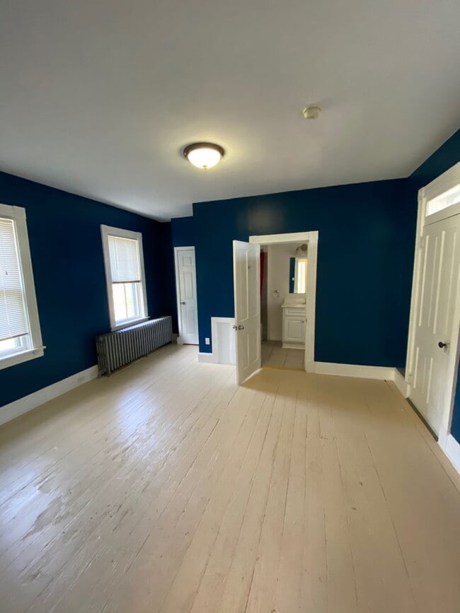 Building Photo - Large Victorian House in Lancaster City wi...