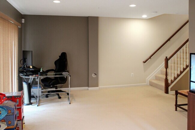 Building Photo - 18 Kearney Way