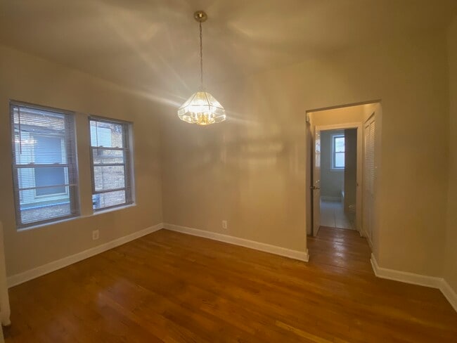 Building Photo - 1345 W Touhy Ave