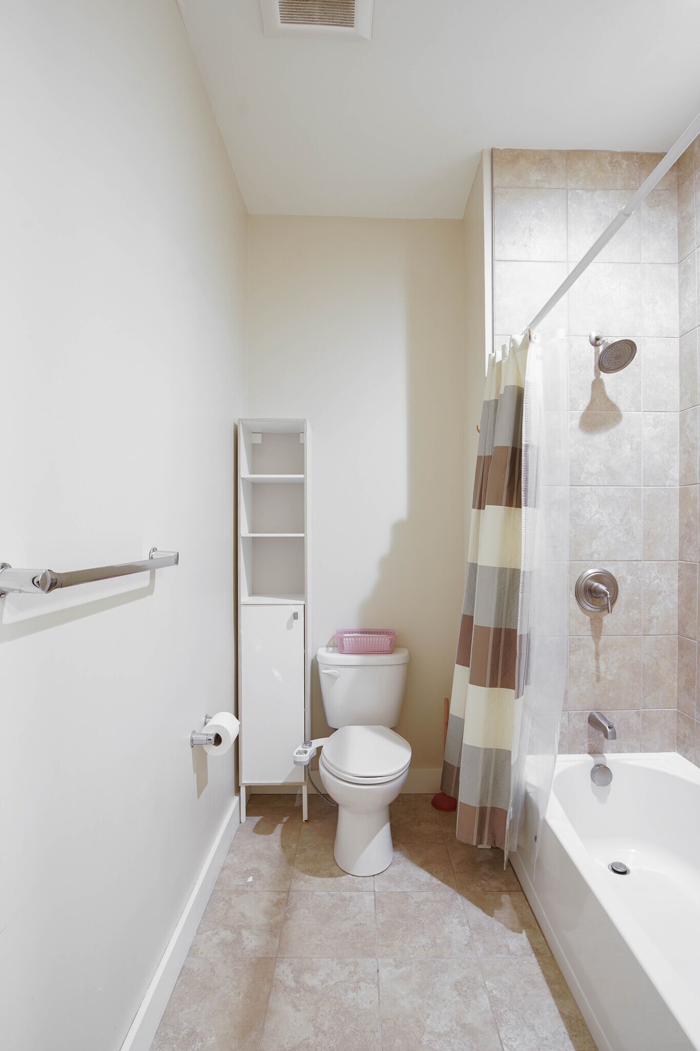 Building Photo - 54 Loomis St