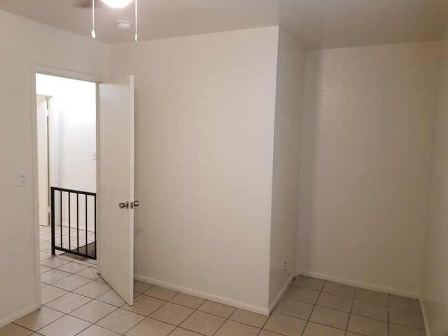 Building Photo - 4 bedroom house for rent