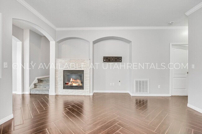 Building Photo - 928 Chelsea Ln