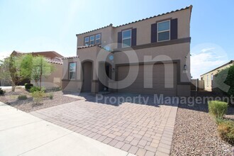 Building Photo - 621 E Elm Ln