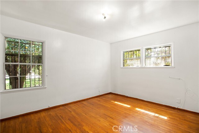 Building Photo - 556 N Sunset Ave