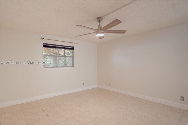 Building Photo - 2700 Coral Springs Dr