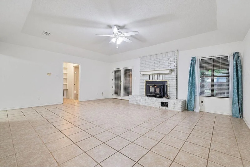 Building Photo - 411 Bluebonnet St