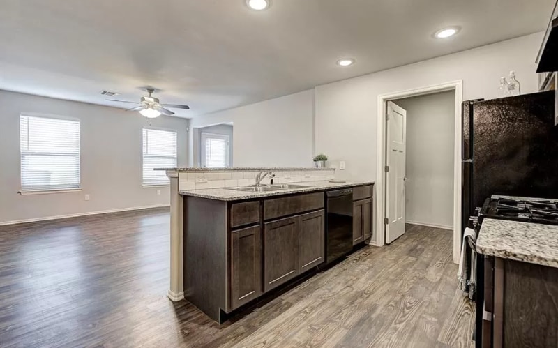 Building Photo - 8811 SW 45th St