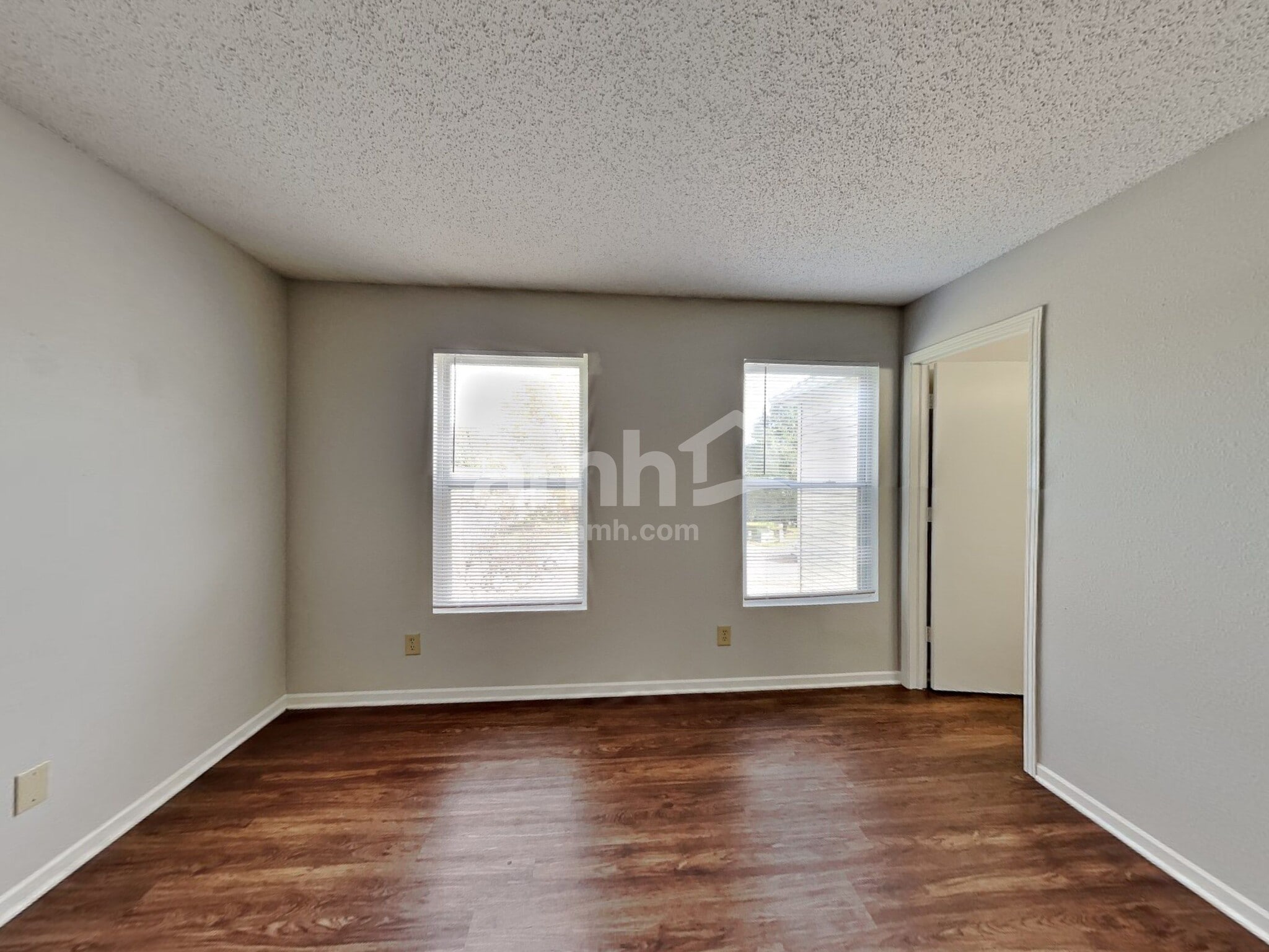 Building Photo - 2120 Bridlewood Dr