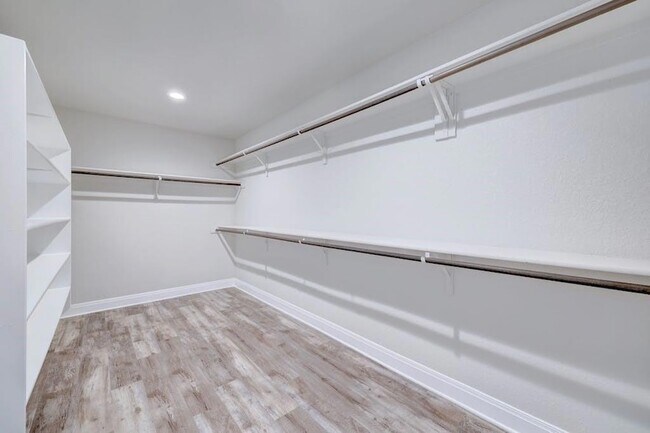 Building Photo - 2105 Valley Forge Cove