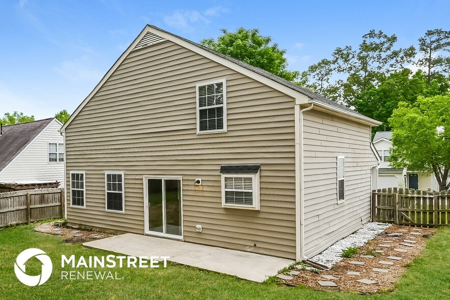 Building Photo - 203 Thorncrest Dr