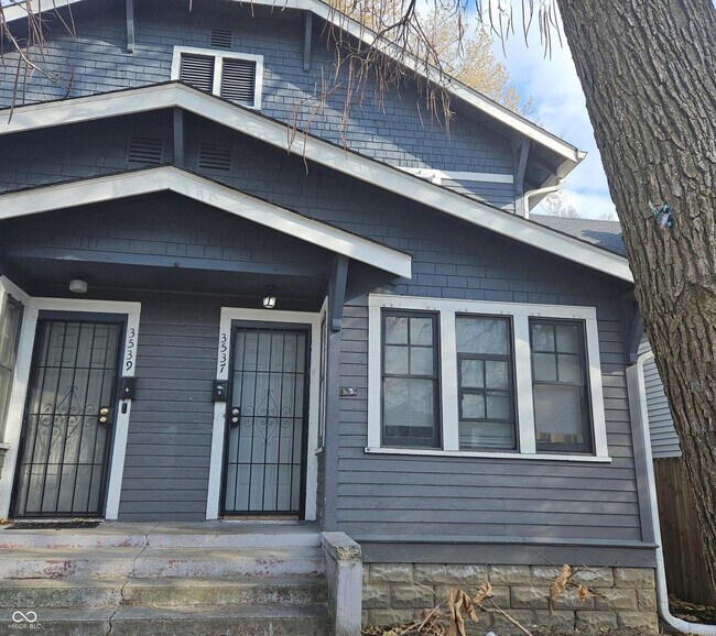 Primary Photo - 3537 N Capitol Ave