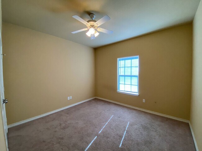 Building Photo - 684 Paso Fino St