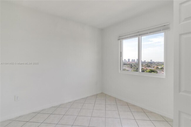 Building Photo - 3500 Coral Wy