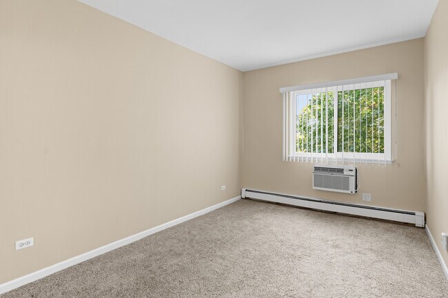 Building Photo - 1489 N Winslowe Dr
