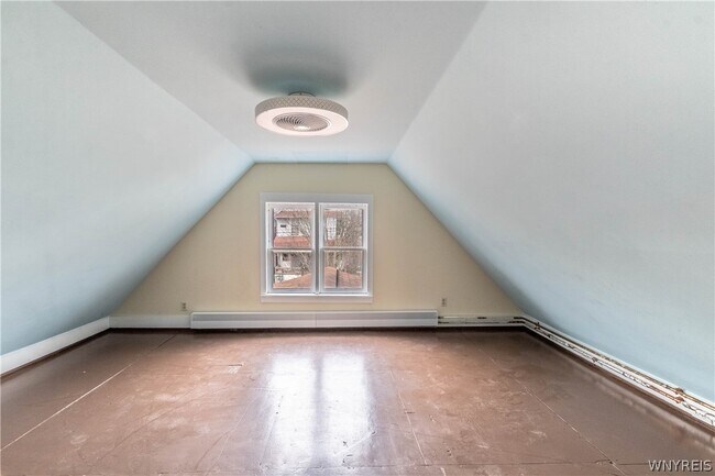 Building Photo - 107 Hawley St