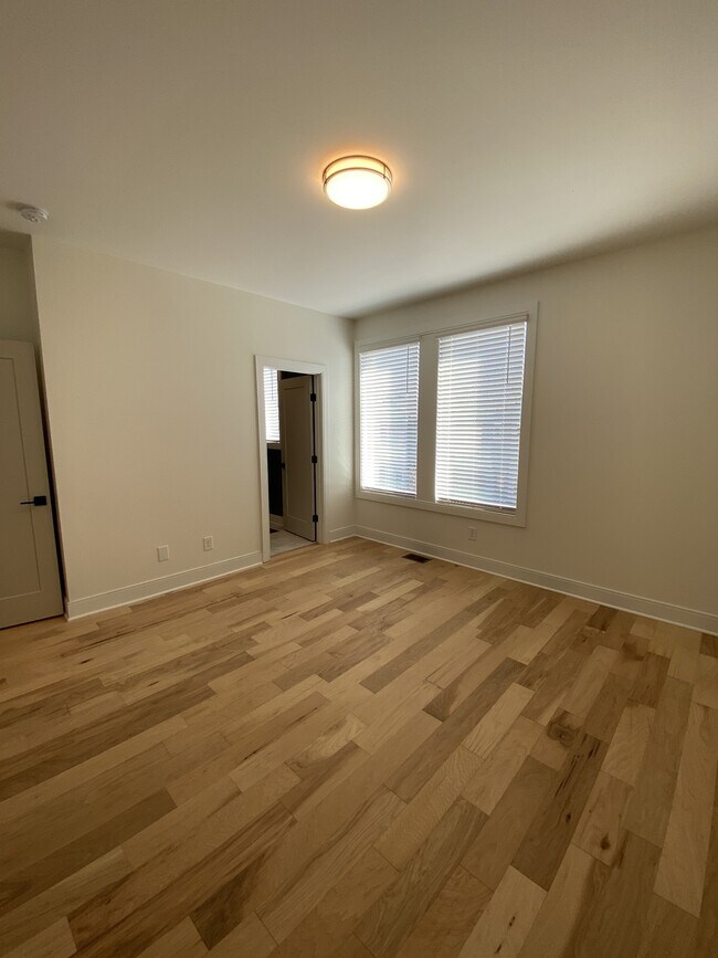Building Photo - 1523 Yarra St