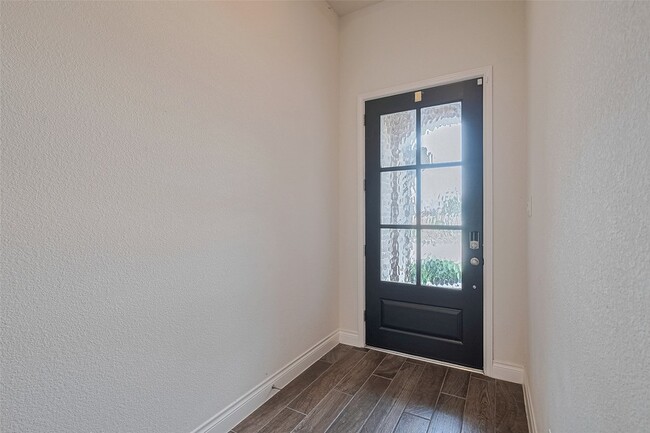 Building Photo - 6906 Montclair Colony Trl