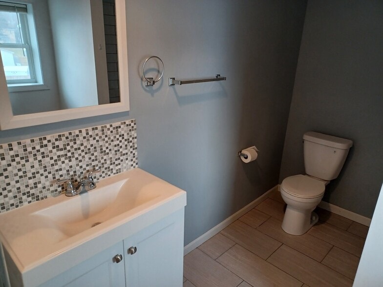 Building Photo - 711 Vulcan St