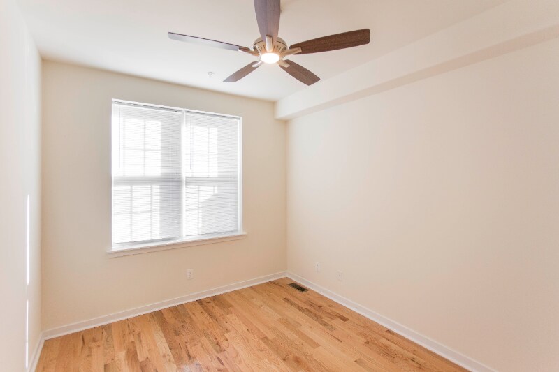 Building Photo - 702 S 20th St