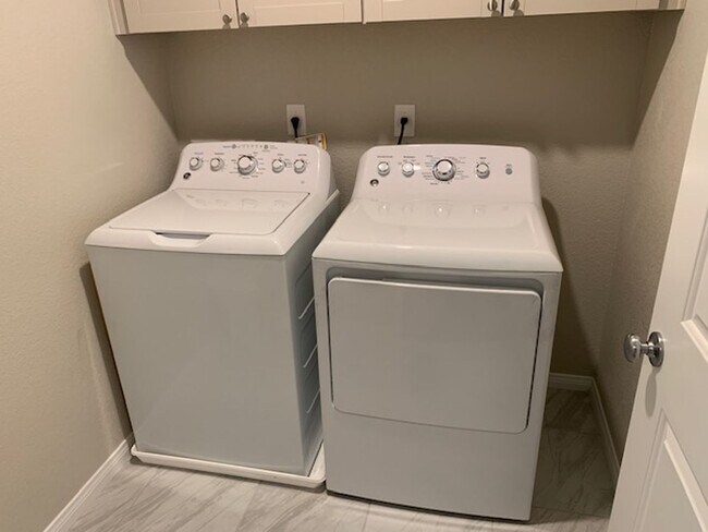 Building Photo - COMING SOON! NICE 4 BEDROOM HOME IN CENTENNIAL HILLS-NORTHWEST AREA!!!