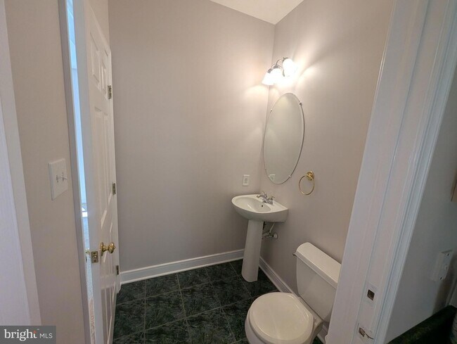 Building Photo - 114 Lenape Dr