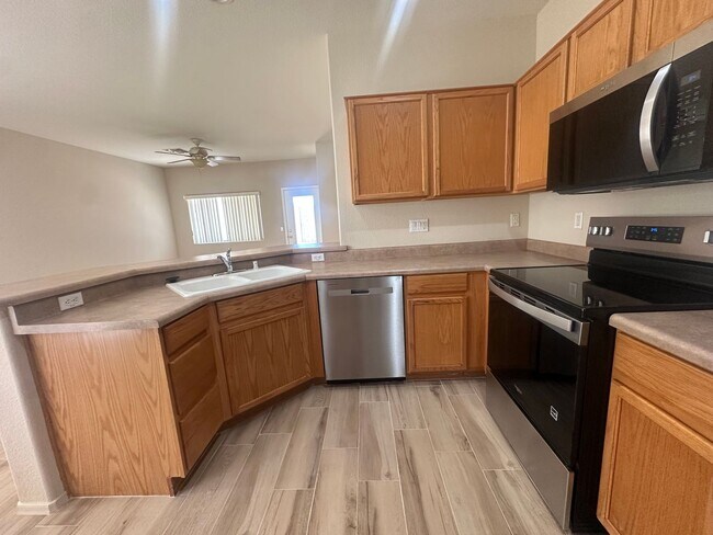 Building Photo - SAN TAN RANCH SINGLE LEVEL 4 BEDROOM WITH NEW FLOORING THROUGHOUT
