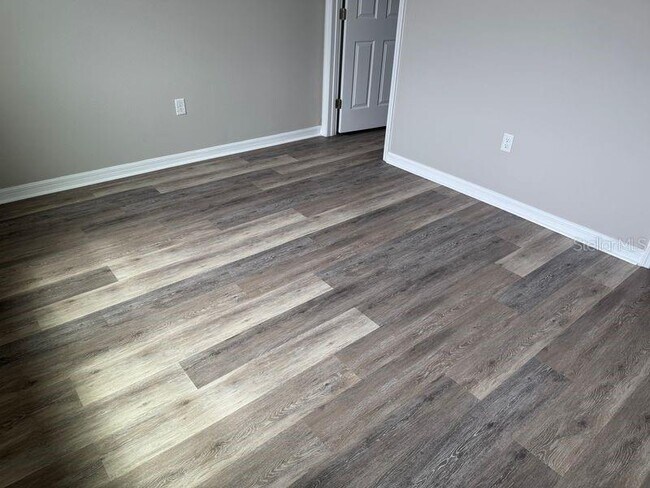 Building Photo - 3345 Curlew Ave