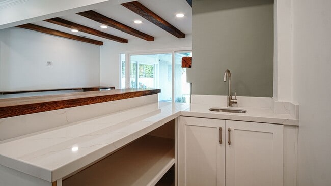 Building Photo - 5 bedroom, 5.5 bath, 4800 sq ft Prime Studio City Home with Pool and Hollywood Hills views