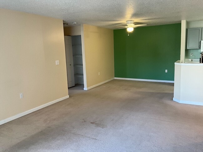 Building Photo - 15 Windsor Ct