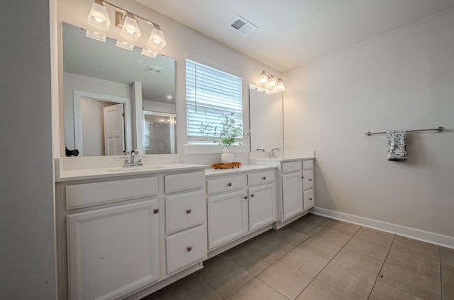 Building Photo - 1018 Applecross Dr