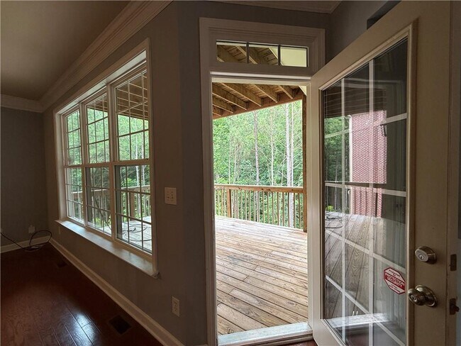 Building Photo - 2501 Royston Dr
