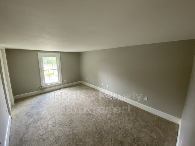 Building Photo - 210 Milford St