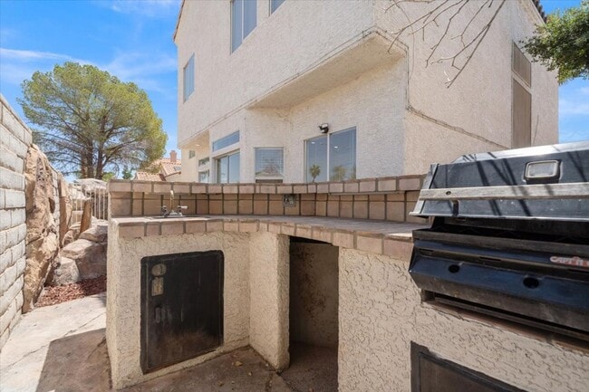 Building Photo - 2576 Silver Shadow Dr