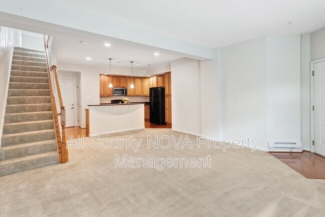 Building Photo - 15072 Leicestershire St