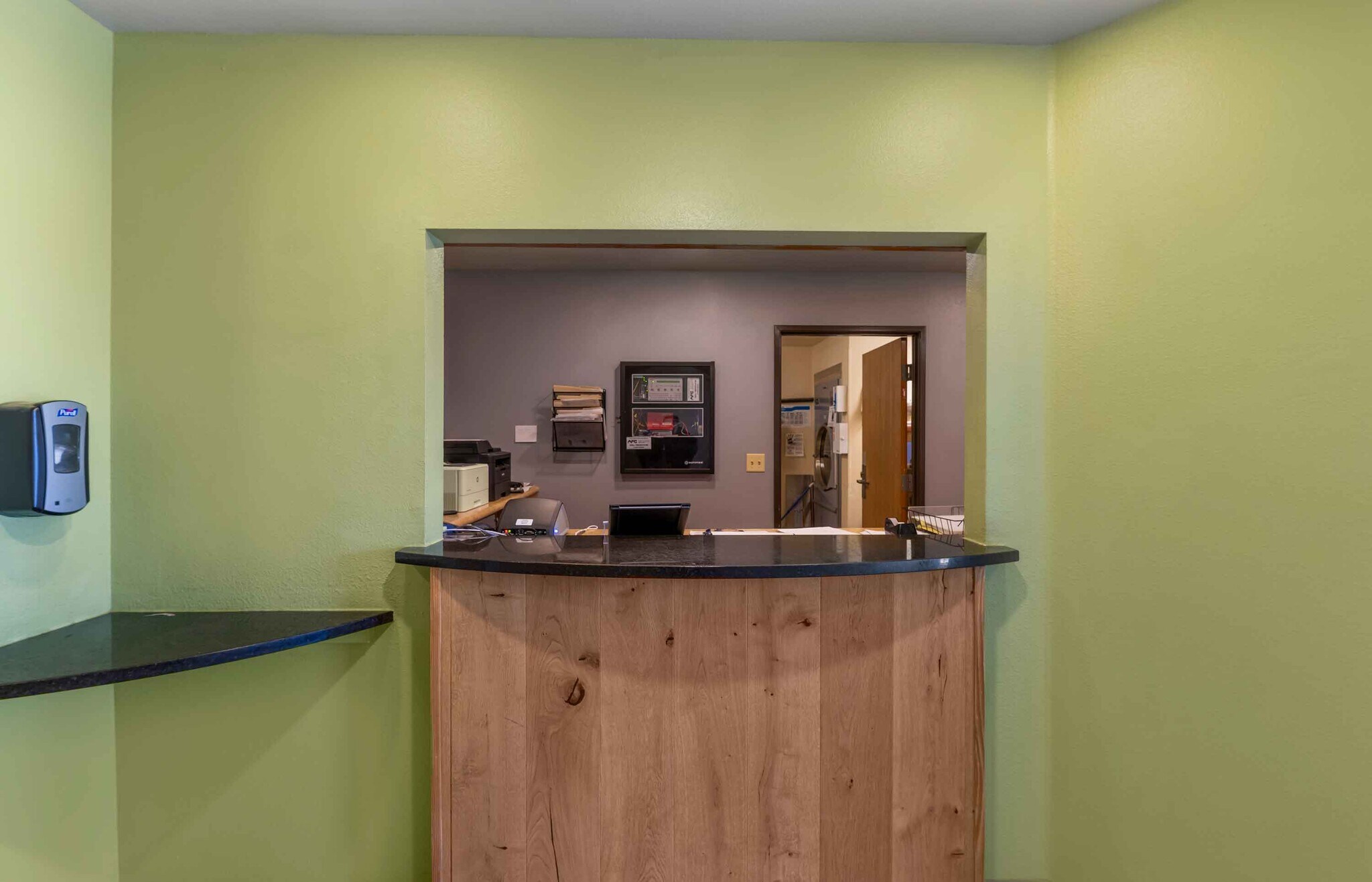 Building Photo - Furnished Studio-Lubbock - South