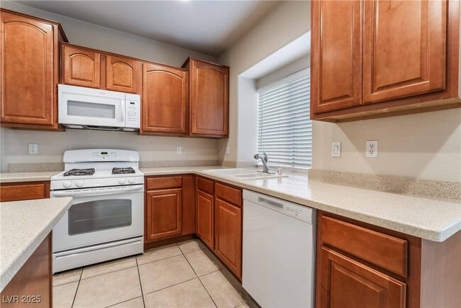 Building Photo - 7013 Whipple Manor St