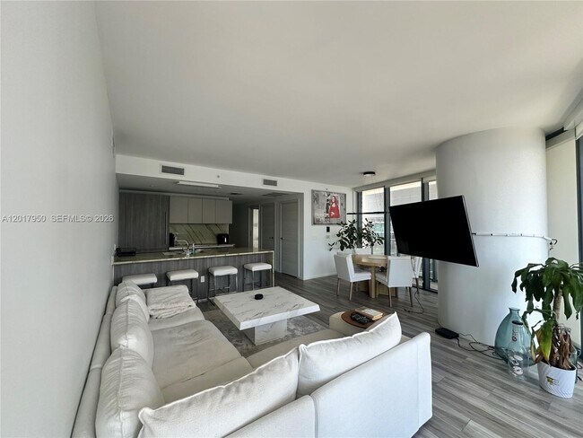 Building Photo - 801 S Miami Ave