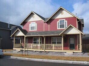 Building Photo - Nice Duplex!