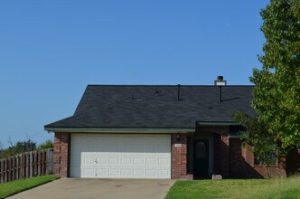 Building Photo - 3BR 2BA is located in a quiet Harker Heigh...