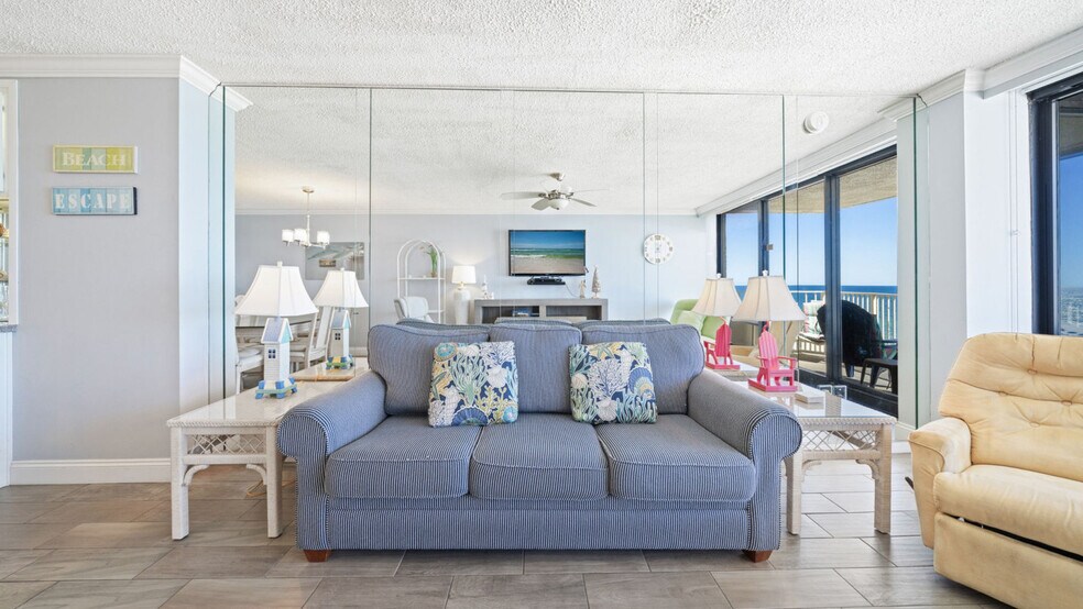 Building Photo - 7205 Thomas Dr