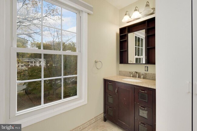 Building Photo - 7320 Bradley Blvd