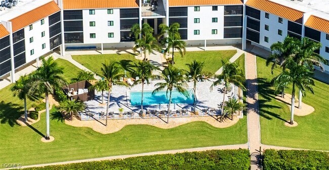 Building Photo - 226 3rd St W