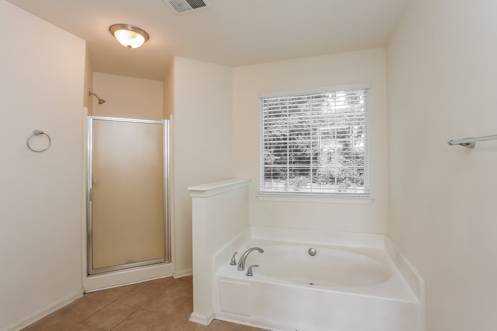 Building Photo - 4040 Brookfield Way