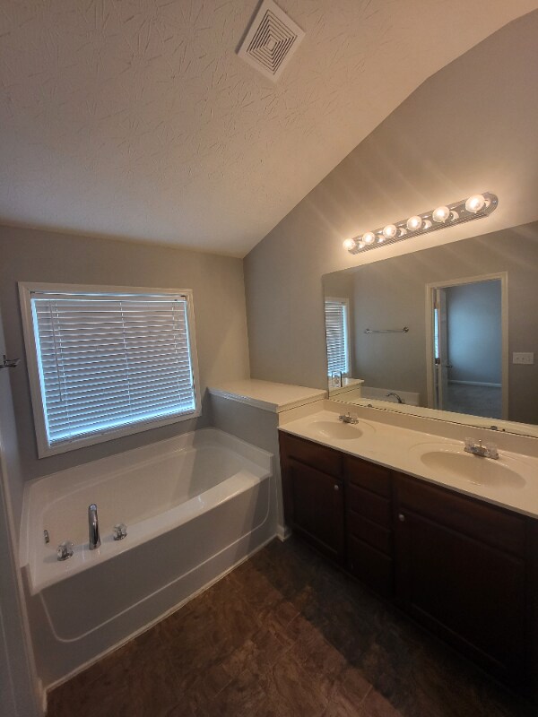 Building Photo - 607 Pecan Knoll Dr