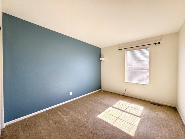 Building Photo - 24977 E Lake Dr