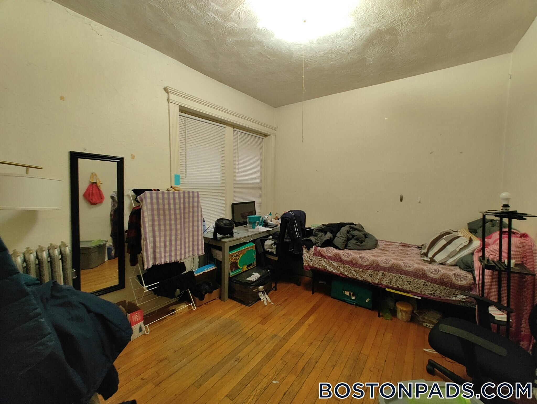 Building Photo - 463 Park Dr